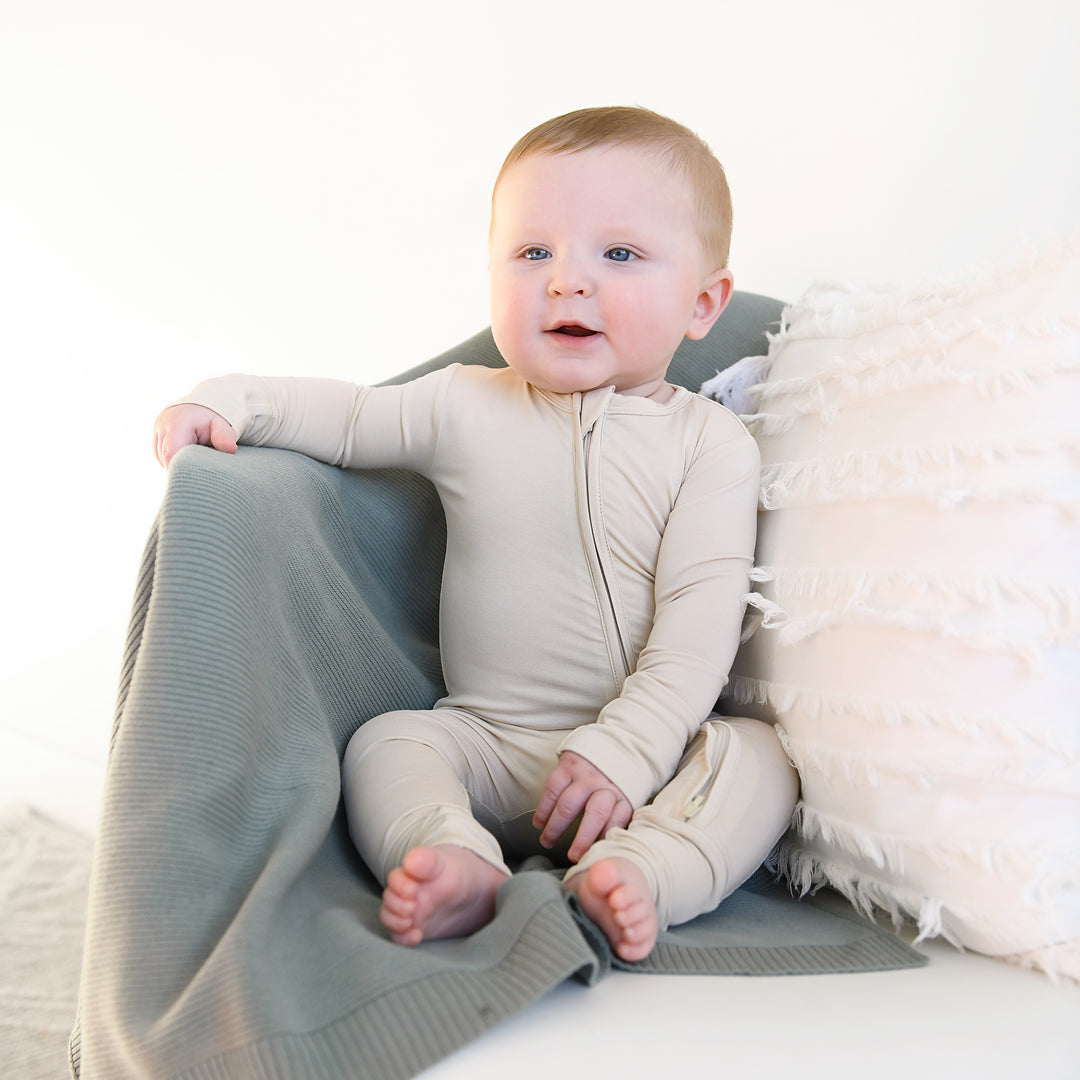 Oatmeal ZIP - Gigi and Max