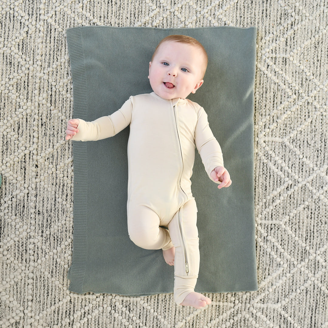 Oatmeal ZIP - Gigi and Max