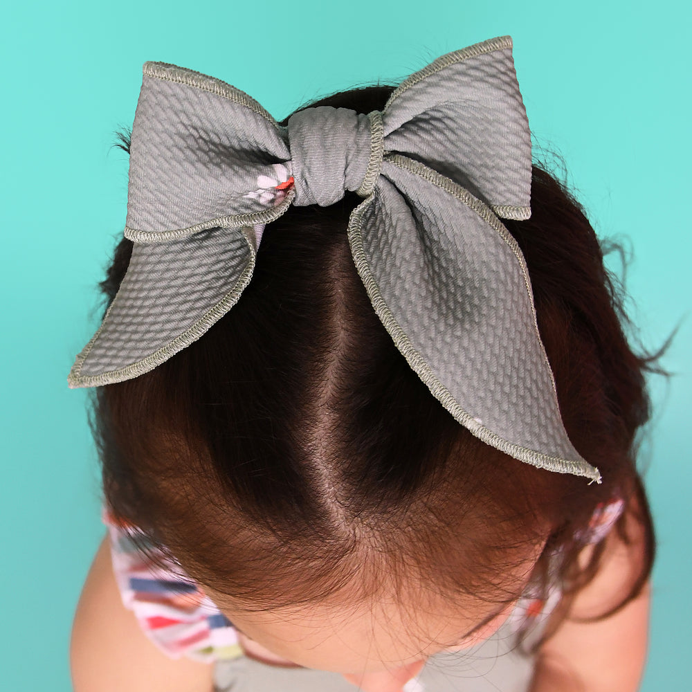 Rae CLIP BOW - Gigi and Max