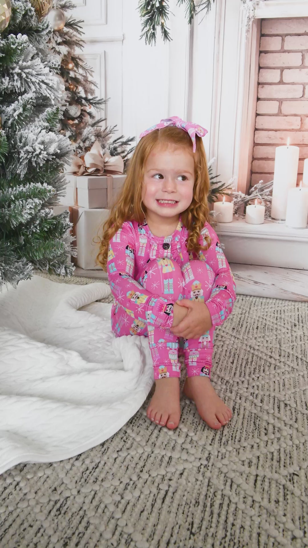 Nadia Nutcrackers CLIP BOW - Gigi and Max