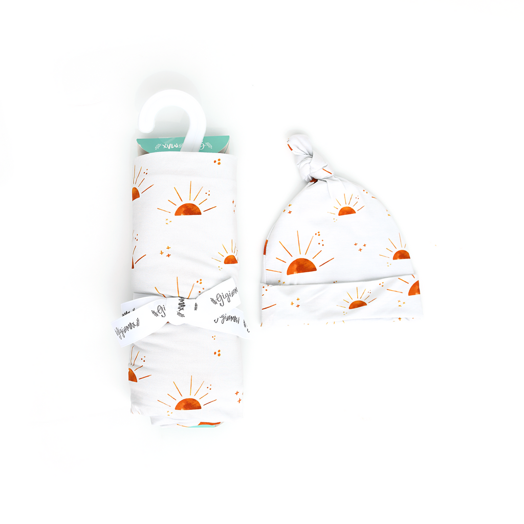 August SWADDLE - Gigi and Max