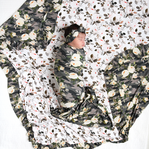 Scout SWADDLE - Gigi and Max
